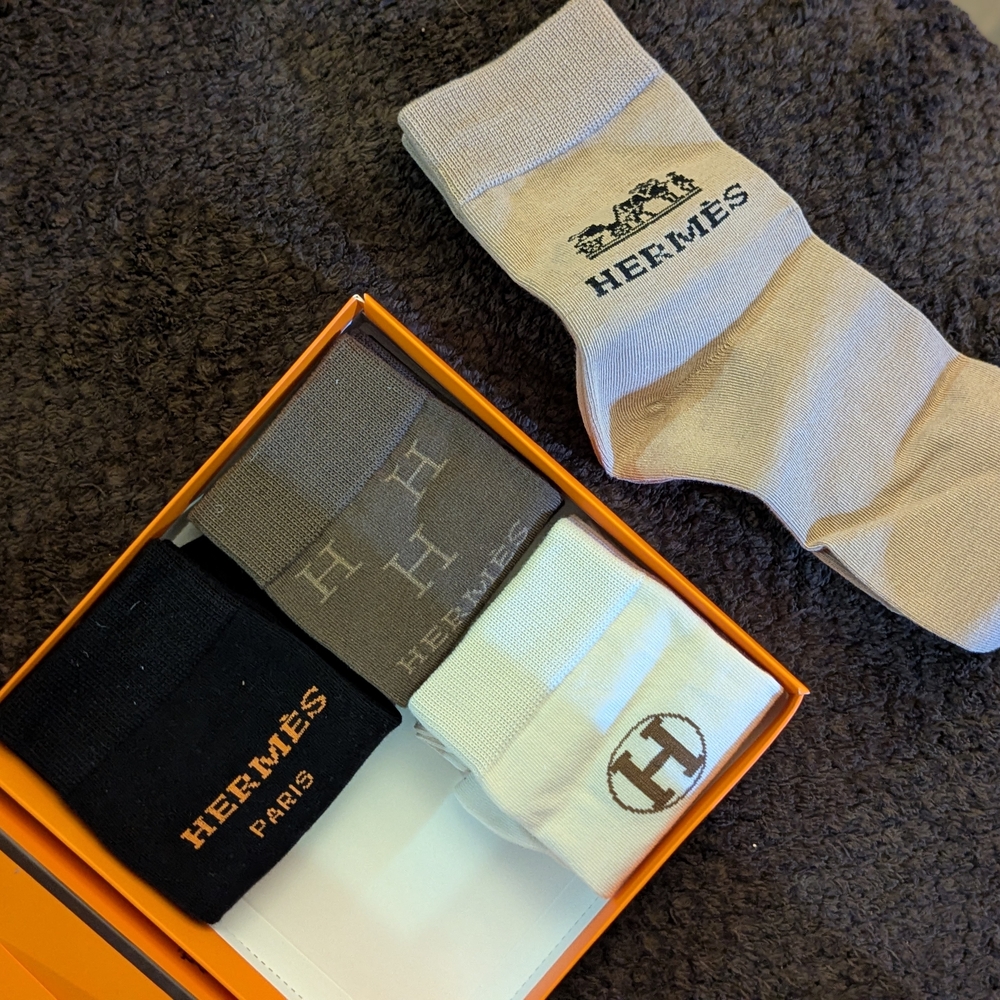 Hermes Black and Cream Socks Set